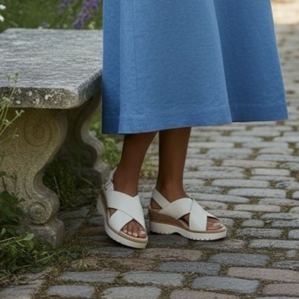 Clarks White and Tan Platform Sandals